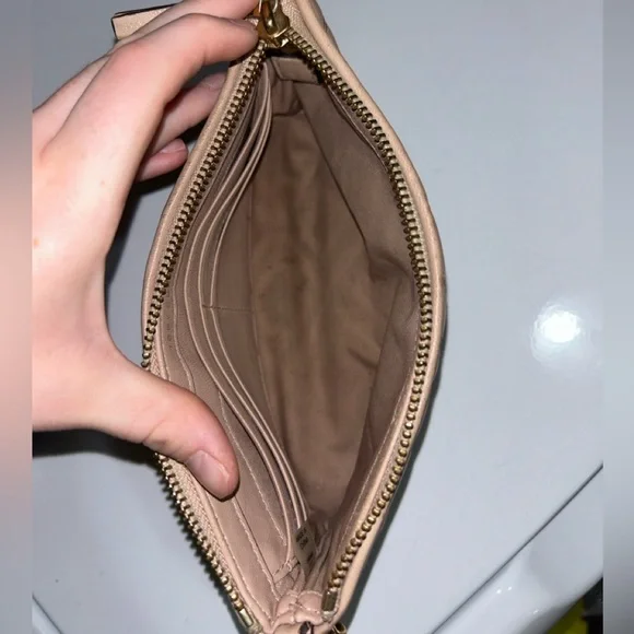 Tory Burch Fleming Crossbody Soft Leather Bag/Clutch in New Mink color - Picture 10 of 12